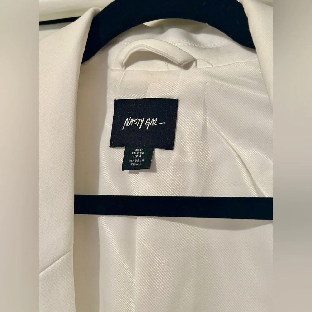 🧥Nasty Gal Premium Embellished Pearl Blazer🧥 - Picture 4 of 8